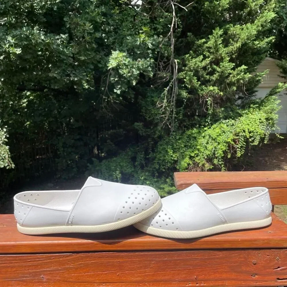 Native men’s 11